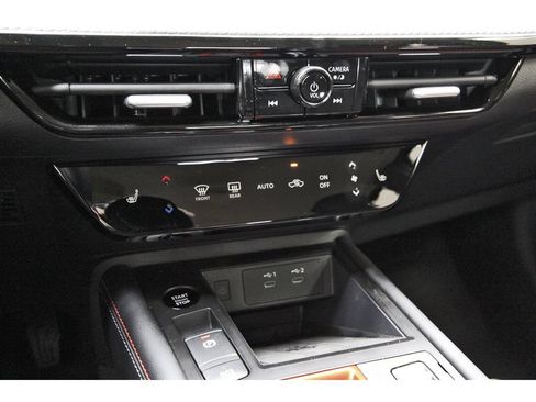 New 2026 Nissan Kicks SR w/ Cold Weather Package FWD image 25