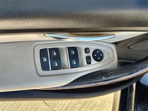 Used 2018 BMW 320i Sedan image 30