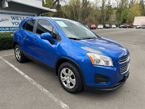 Used 2015 Chevrolet Trax LS w/ LPO, Cargo Package image 3