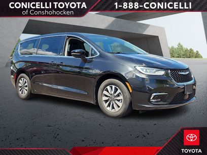 Used 2024 Chrysler Pacifica Limited
