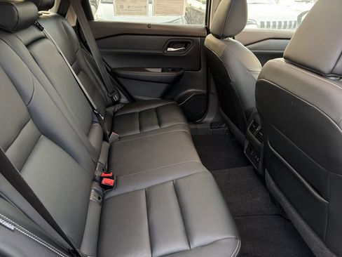 Used 2023 Nissan Rogue SL w/ SL Premium Package image 14