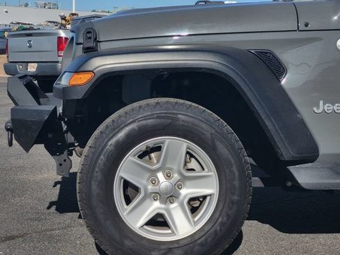 Used 2019 Jeep Wrangler Sport AWD/4WD image 6