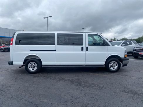 Used 2025 Chevrolet Express 3500 LT w/ LT Preferred Equipment Group RWD image 6