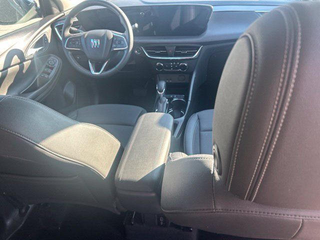Used 2025 Buick Encore GX Preferred FWD image 25