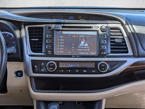 Used 2014 Toyota Highlander Limited FWD image 15