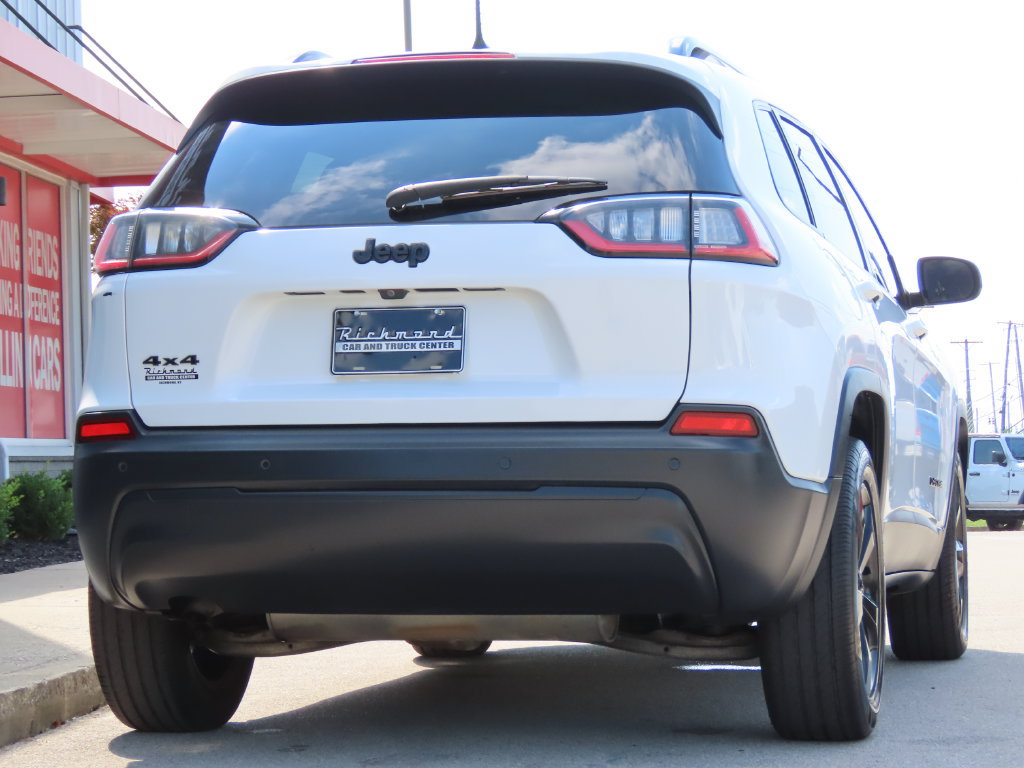 Used 2019 Jeep Cherokee Latitude Plus AWD/4WD image 5