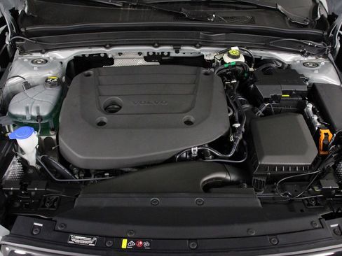 New 2026 Volvo XC40 B5 Ultra image 12