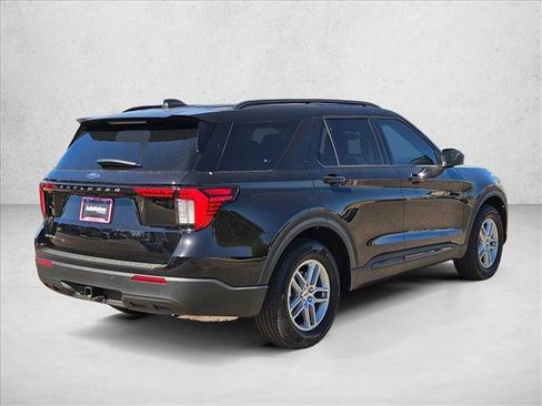 New 2026 Ford Explorer Active RWD image 2
