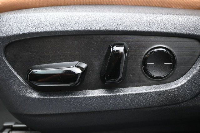 Used 2025 Lexus NX 250 FWD w/ Accessory Package (Z1) image 11