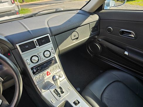 Used 2006 Chrysler Crossfire Limited RWD image 12