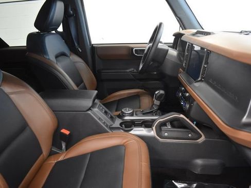 Used 2024 Ford Bronco Outer Banks AWD/4WD image 18