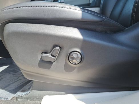 Certified 2023 Chrysler Pacifica Touring-L FWD image 29