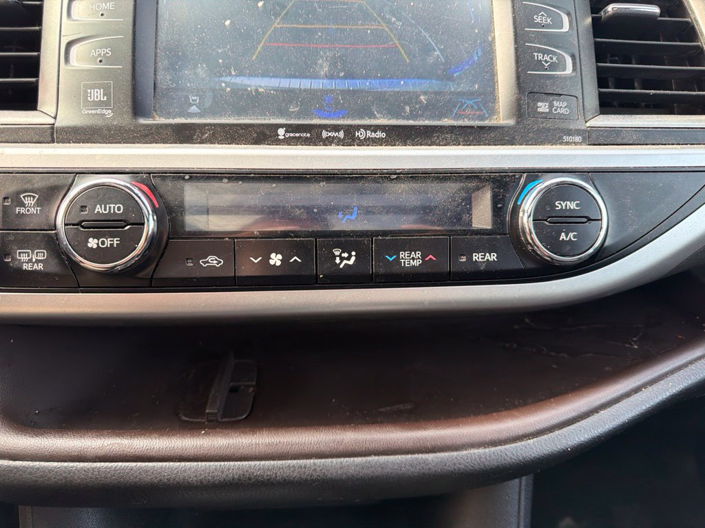 Used 2017 Toyota Highlander Limited AWD/4WD image 25