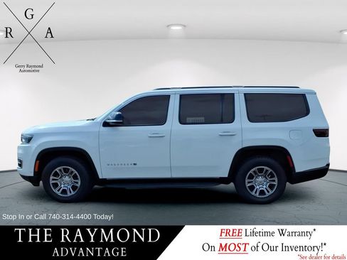 Used 2023 Jeep Wagoneer 4WD image 6