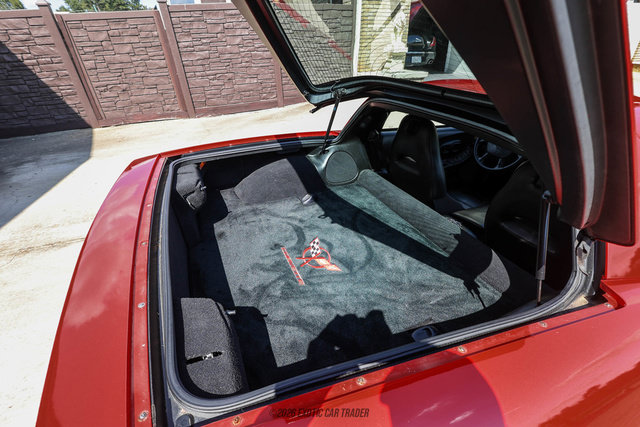 Used 2003 Chevrolet Corvette Coupe w/ Preferred Equipment Group RWD image 35