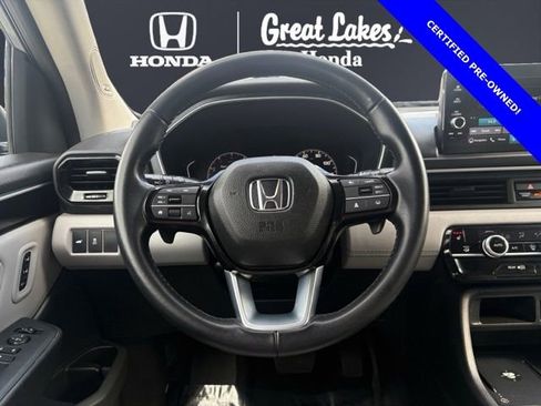 Certified 2023 Honda Pilot Touring image 10