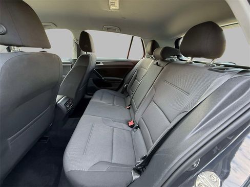 Used 2019 Volkswagen e-Golf SE w/ Driver Assistance Package image 18