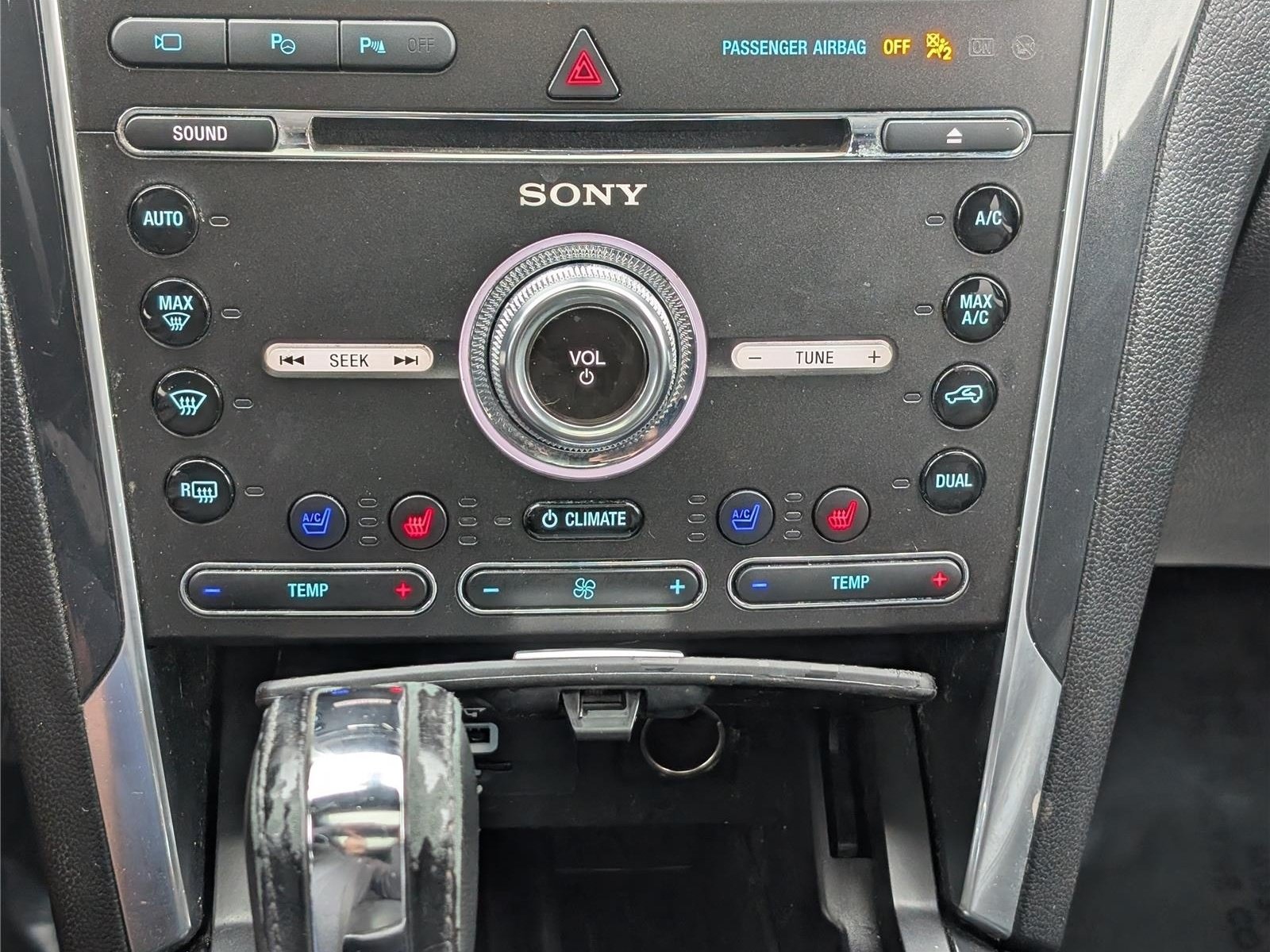 Used 2016 Ford Explorer Limited w/ Equipment Group 301A AWD/4WD image 32
