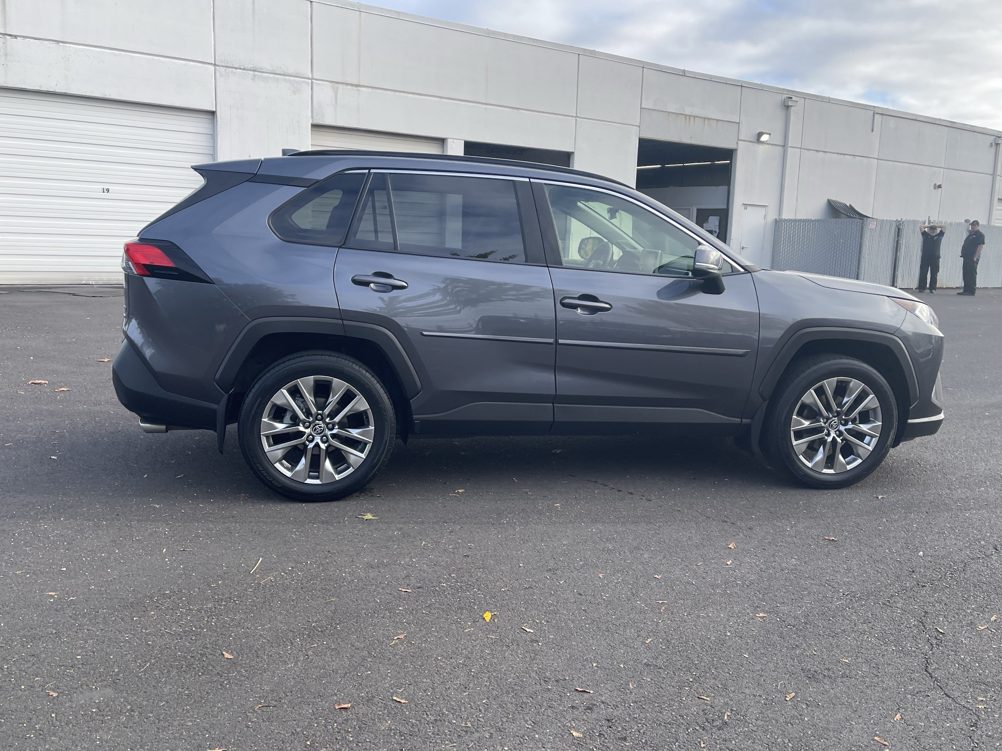 Used 2020 Toyota RAV4 XLE Premium AWD/4WD image 6