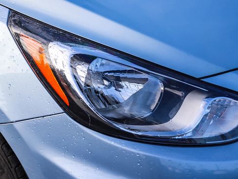 Used 2013 Hyundai Accent GLS image 4