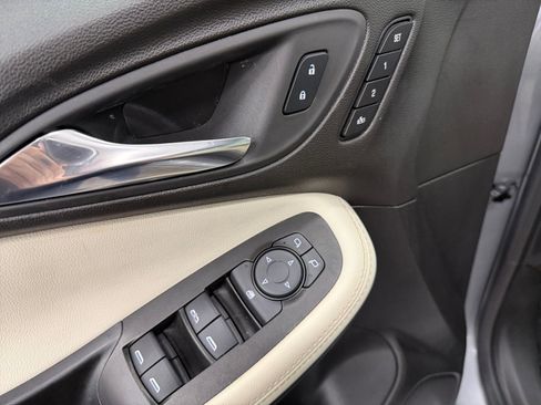 Used 2024 Buick Encore GX Avenir image 23