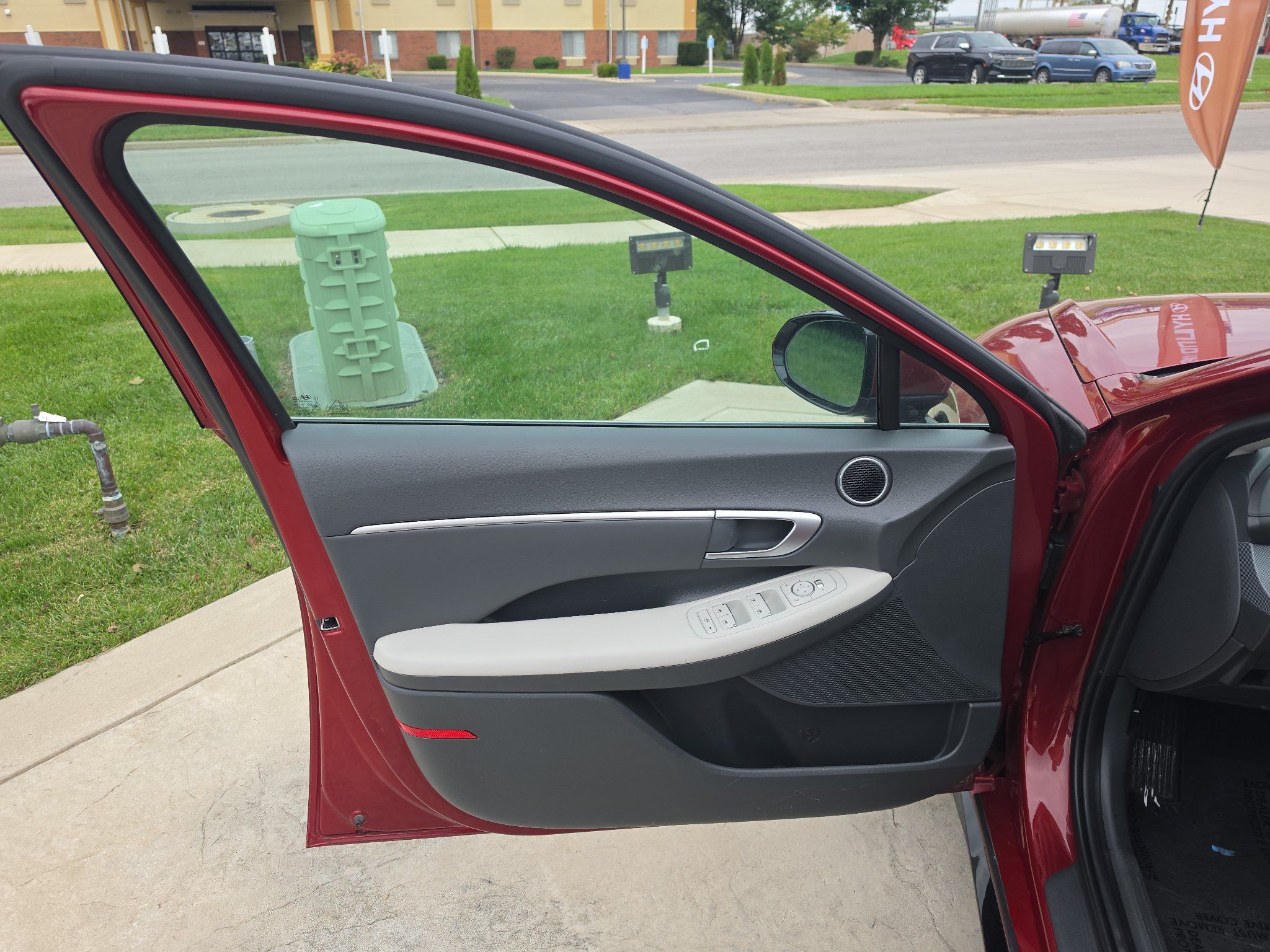 Used 2024 Hyundai Sonata SEL FWD image 19