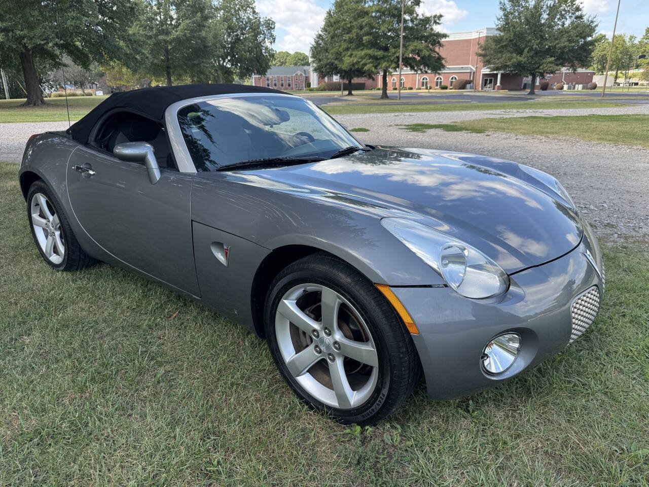 Used 2006 Pontiac Solstice Convertible w/ Power Package RWD image 9