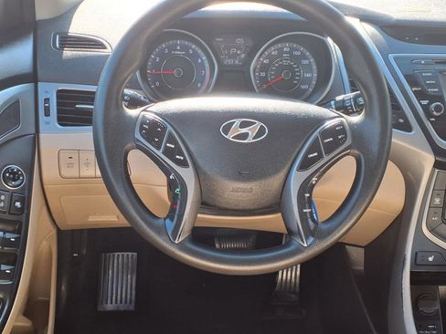 Used 2014 Hyundai Elantra SE w/ Option Group 02 image 4