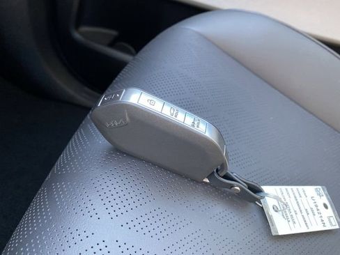 New 2026 Kia Carnival SX image 36