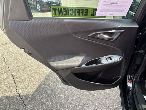 Used 2016 Chevrolet Malibu LT FWD image 13