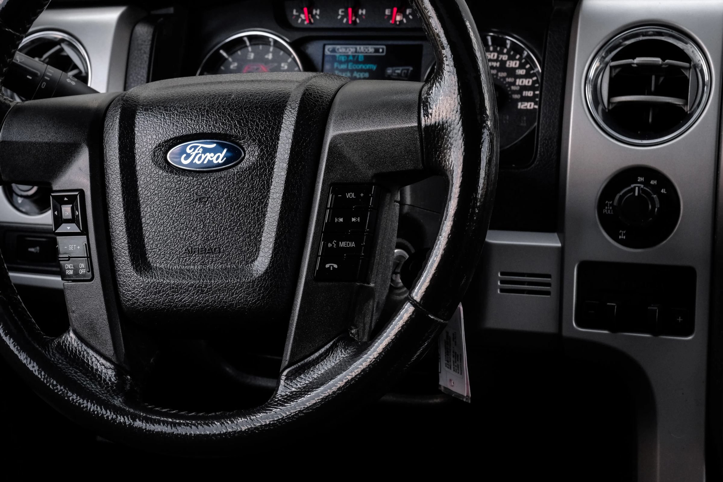 Used 2014 Ford F150 FX4 w/ Equipment Group 402A Luxury AWD/4WD image 22