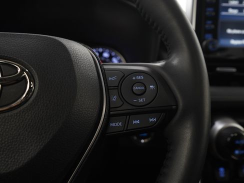 Used 2020 Toyota RAV4 XLE Premium AWD/4WD image 27