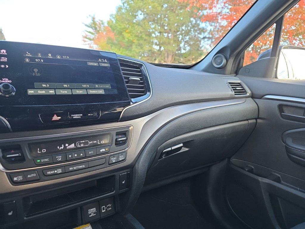 Certified 2023 Honda Passport EX-L image 19