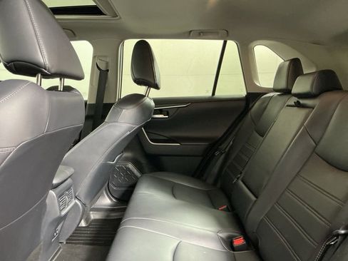 Used 2019 Toyota RAV4 Limited image 28