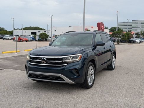 Certified 2023 Volkswagen Atlas SE w/ Panoramic Sunroof Package FWD image 2