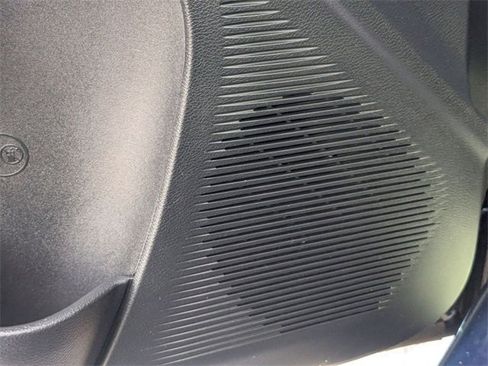 Used 2016 Dodge Challenger SXT image 27