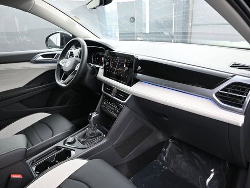 New 2025 Volkswagen Taos SEL image 45