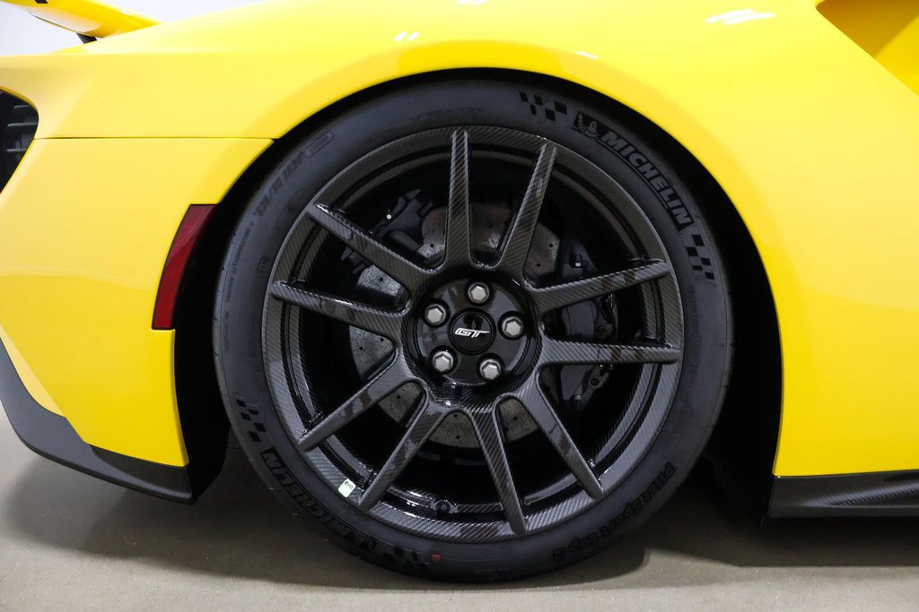 Used 2020 Ford GT Carbon Series RWD image 39