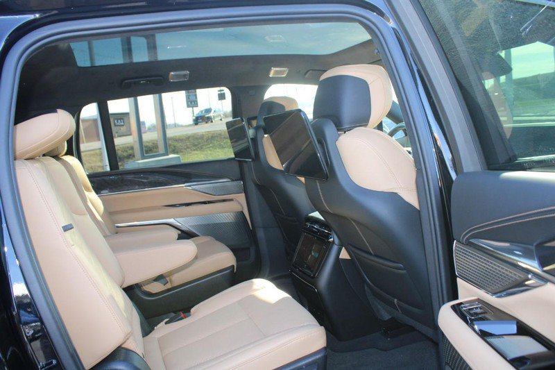 New 2025 Cadillac Escalade IQ Luxury 2 AWD/4WD image 4
