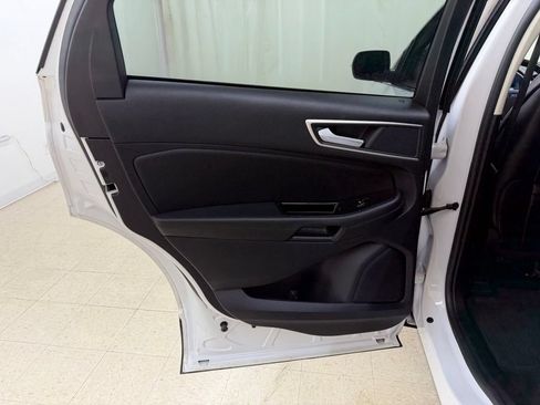 Used 2020 Ford Edge SEL w/ Cold Weather Package AWD/4WD image 15