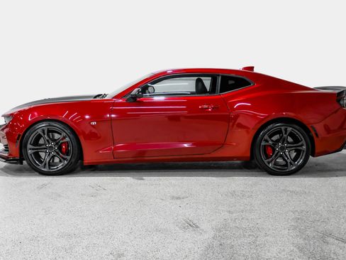 Used 2019 Chevrolet Camaro SS RWD image 9