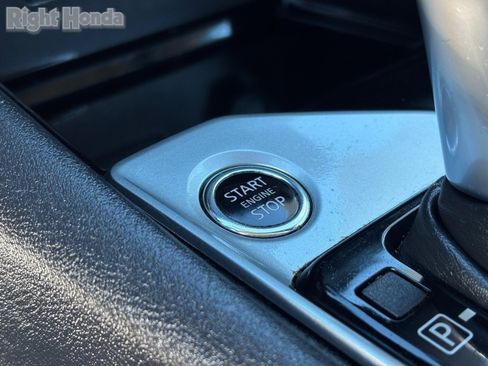 Used 2024 Nissan Altima 2.5 SV image 32