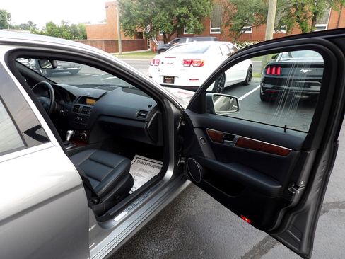 Used 2011 Mercedes-Benz C 300 4MATIC Sedan image 19