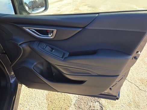 Used 2023 Subaru Forester Premium image 5