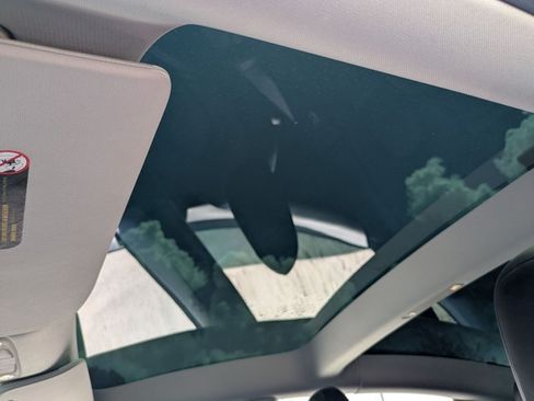 Used 2022 Tesla Model 3 Long Range AWD/4WD image 25