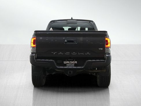 Used 2020 Toyota Tacoma TRD Sport AWD/4WD image 4