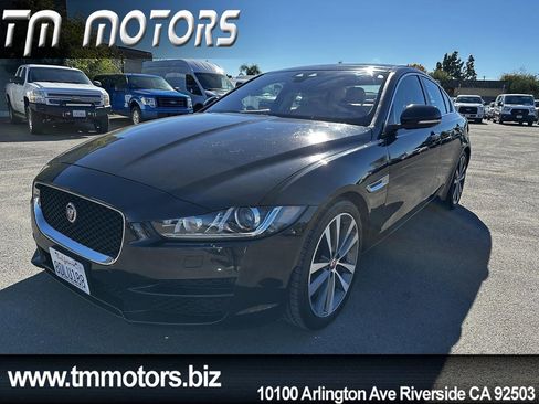 Used 2017 Jaguar XE Prestige image 1