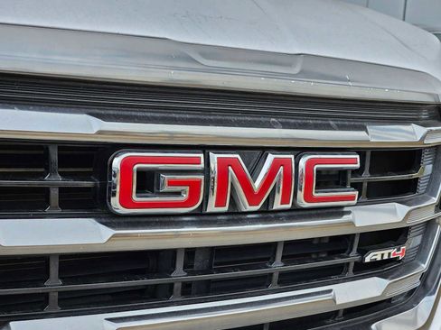 Used 2022 GMC Terrain AT4 w/ Infotainment Package II image 12