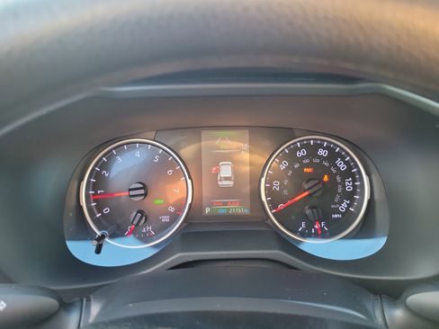 Used 2021 Toyota RAV4 XLE image 15