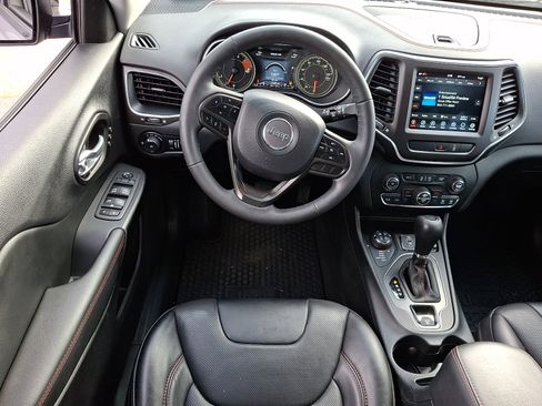 Certified 2022 Jeep Cherokee Trailhawk w/ Premium Leather Package image 13